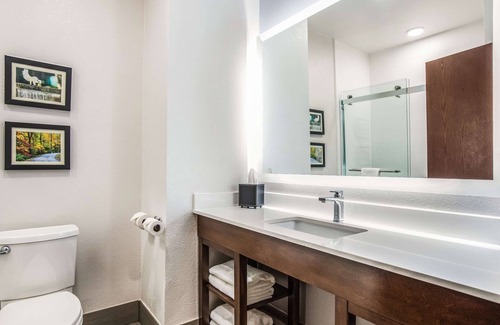 Brevard Hotel | Comfort Inn & Suites