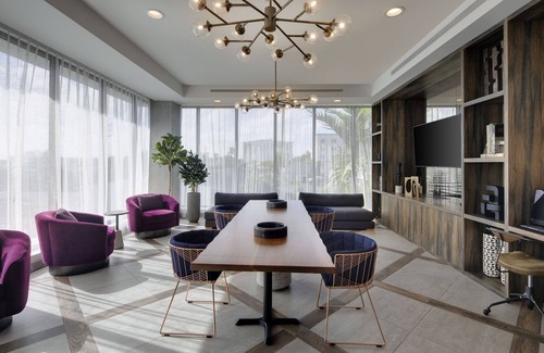 Miami Springs Hotel | Comfort Inn & Suites Miami International Airport