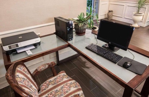 Red Oak Hotel | Comfort Inn & Suites