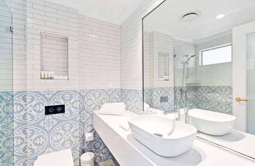 Fairy Meadow Hotel | Comfort Inn Towradgi Beach