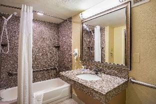 Highlands - Perkins Hotel | Comfort Inn University Area