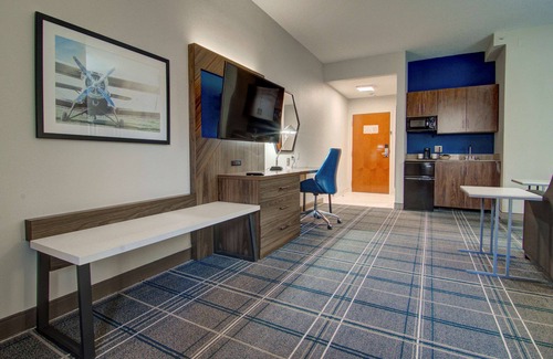 Kiln Creek Hotel | Comfort Suites Airport