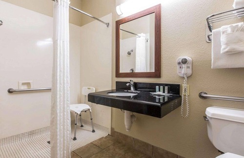 Bakersfield Hotel | Comfort Suites Bakersfield