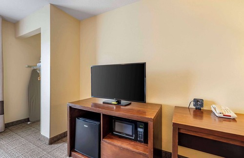 Lincoln Hotel | Comfort Suites East Lincoln - Mall Area
