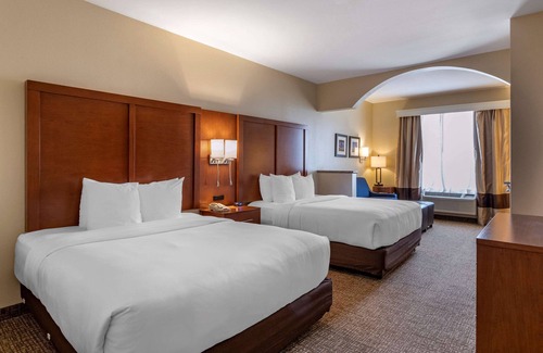 South Main Hotel | Comfort Suites Houston near Medical Center- NRG Stadium