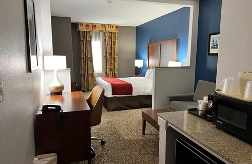 Jeffersontown Hotel | Comfort Suites Louisville East