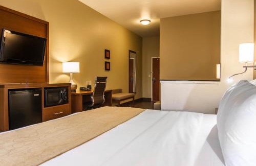 Marshall Hotel | Comfort Suites Marshall