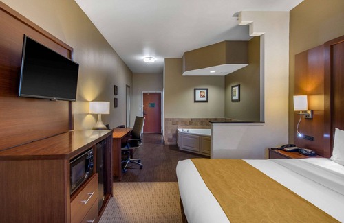 Marshall Hotel | Comfort Suites Marshall