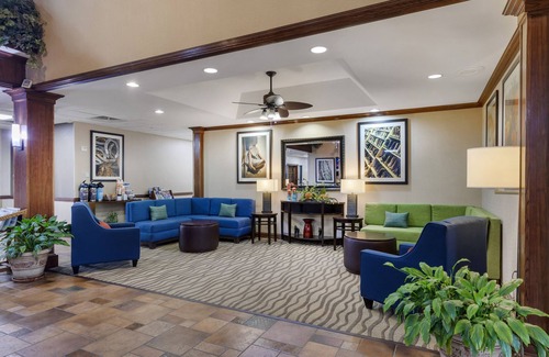 Marshall Hotel | Comfort Suites Marshall