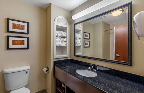 Marshall Hotel | Comfort Suites Marshall