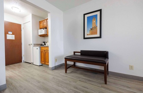 Springfield Hotel | Comfort Suites Springfield I-70