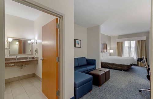 Stockbridge Hotel | Comfort Suites Stockbridge Atlanta South