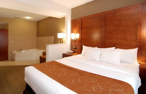 Marquette Hotel | Comfort Suites