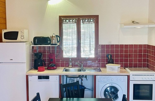 La Chapelle-Aubareil Ski Chalet | Comfortable 3-bedroom chalet (sleeps 6)