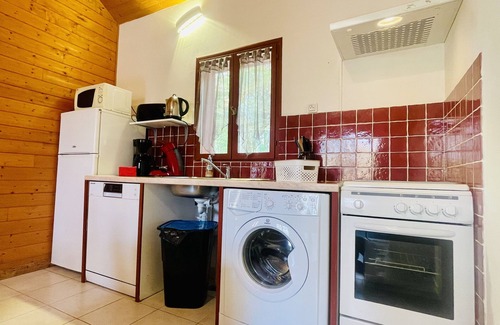 La Chapelle-Aubareil Ski Chalet | Comfortable 3-bedroom chalet (sleeps 6)