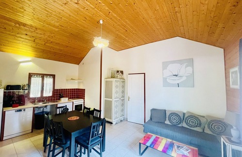 La Chapelle-Aubareil Ski Chalet | Comfortable 3-bedroom chalet (sleeps 6)