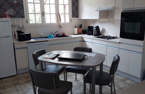 Sousceyrac Villa | Comfortabele villa met groot verwarmd12x6m zwembad en tuin van 5000 m².