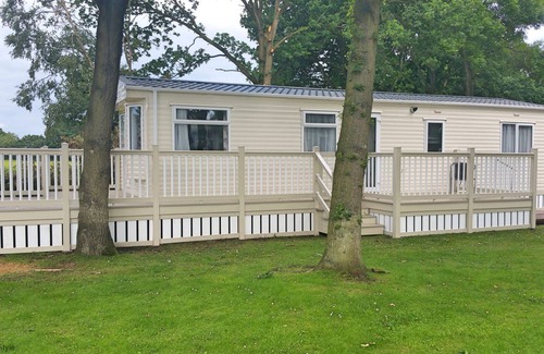 York House | Comfortable caravan with WiFi. Close to York. Country views.