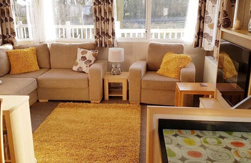 York House | Comfortable caravan with WiFi. Close to York. Country views.