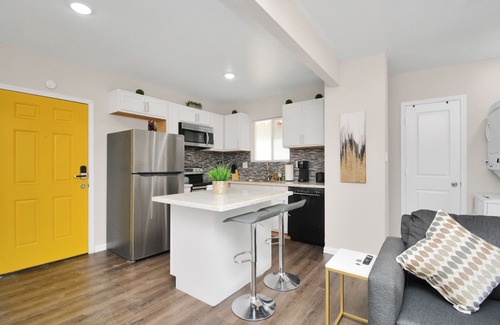 Northside House | Comfortable 1BR in Northside Long-Term Ready