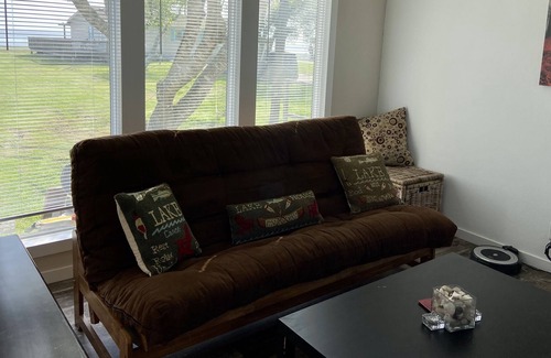 Long Mott House | Comfortable 2 Bed/1 Bath Unit with Bay View