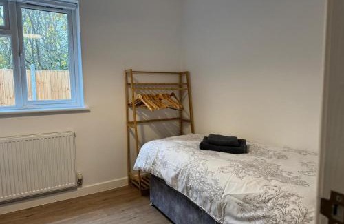 Acresford Apartment | Comfortable 2 Bed Apartment