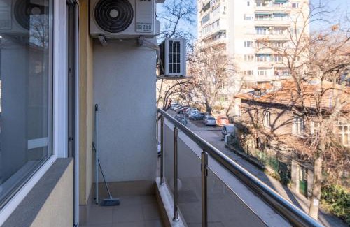 Plovdiv Center Apartment | Comfortable 2BR Urban Getaway in City Center