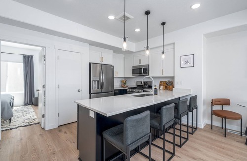 Park City House | Comfortable 3 Bed/2.5 Bath with 1C Garage & Fireplace!