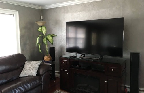 Penndel House | Comfortable 3-bedroom House near Sesame Place