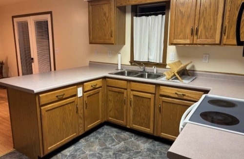 Xenia House | Comfortable 3 BR 2 full bath located between Xenia and Wilmington OH