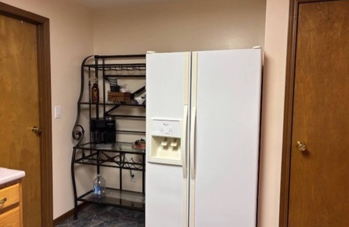 Xenia House | Comfortable 3 BR 2 full bath located between Xenia and Wilmington OH