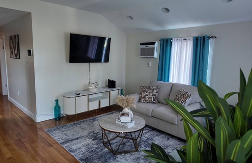 Rochdale Apartment | Comfortable 3BDR 2BR home away from home. Close to JFK AIRPORT