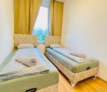 Liesing Apartment | Comfortable 5BR Apt Well Connected Location