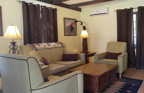 Tumacacori-Carmen Apartment | Comfortable apartment with kitchen and lounge at Historic Rancho Santa Cruz.