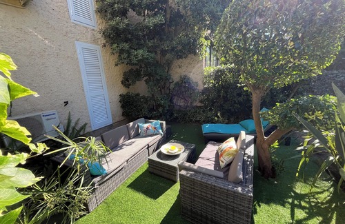 Marine de Saint Ambroggio Apartment | Comfortable air-conditioned apartment 80m from Sant Ambroggio beach