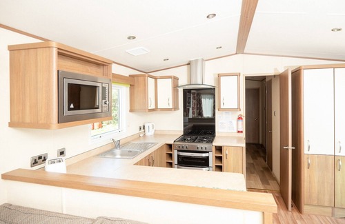 Bridport House | Comfortable and modern pet friendly 12ft-wide caravan.