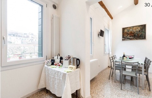 San Polo House | Comfortable and quiet designer house in the top area