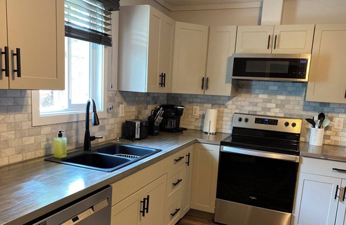 Valemount Apartment | Comfortable and remodeled 1 story building.