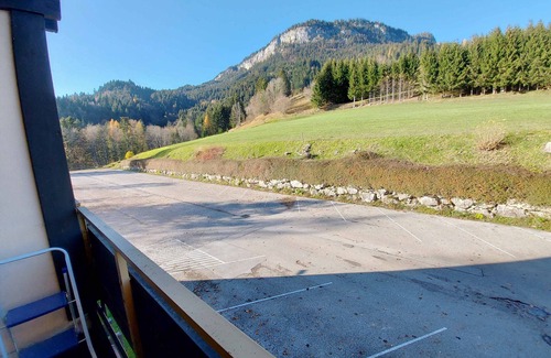 Tauplitz Apartment | Comfortable apartment with balcony and pool in Tauplitz