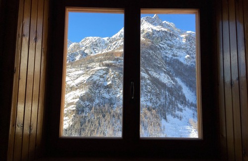 Paquier Apartment | Comfortable apartment from a bygone era. with the comfort of today!