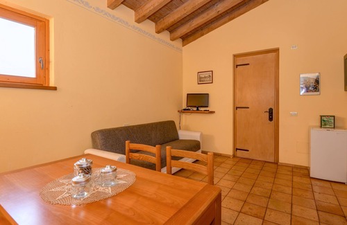 Gavardo Apartment | Comfortable Apartment Vittorio in Agriturismo Colleincanto