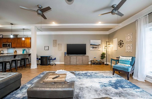 Laurens Cottage | Comfortable Cottage Downtown w/Fire Pit-Walk to Dining/Taproom/Coffee Shop