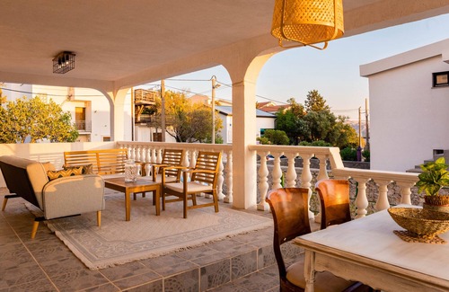Cesarica Apartment | Comfortable family-sized apartman for family or friends. Private beach