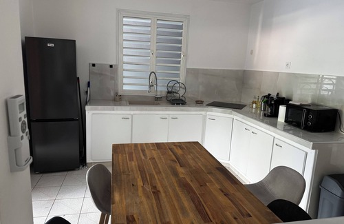 Circuit 1C1 House | Comfortable family home between waterfalls and heavenly beaches