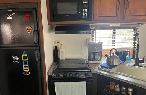 Bodfish Other | Comfortable Guest RV w/EV charger. Semi Rural Area