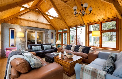 Newtonmore House | Comfortable Highland Lodge, just 20 minutes from Aviemore