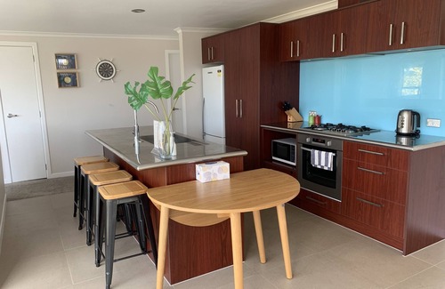 Rothesay Bay Cabin | Comfortable holiday house near stunning beach