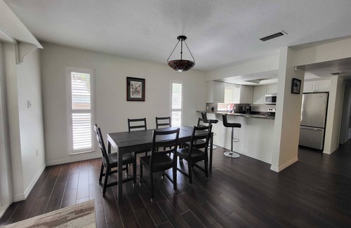 Riverview Estates House | Comfortable home, heated salt-cell pool with child-safety, 10 min from the beach