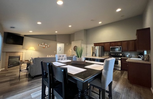 Woodburn House | Comfortable home near Outlets, Wineries and Tulip Festival