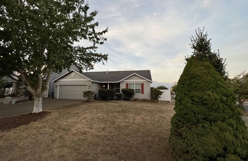 Woodburn House | Comfortable home near Outlets, Wineries and Tulip Festival